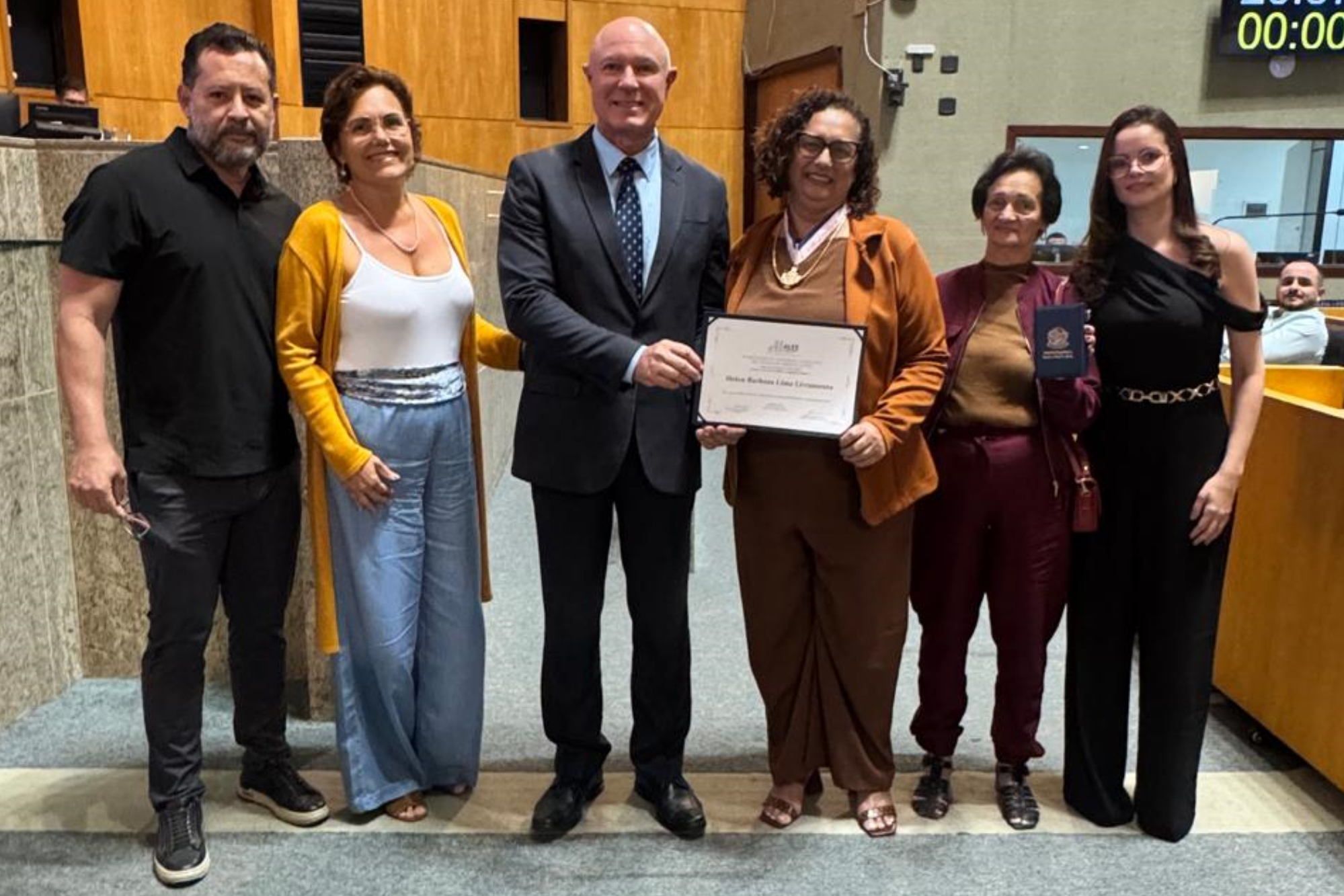Helen Lima, Diretora do Convention, recebe Comenda na Assembleia Legislativa pelo seu trabalho no Turismo